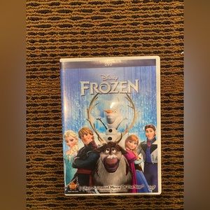Movie bundle Frozen, Nemo, and Dora
